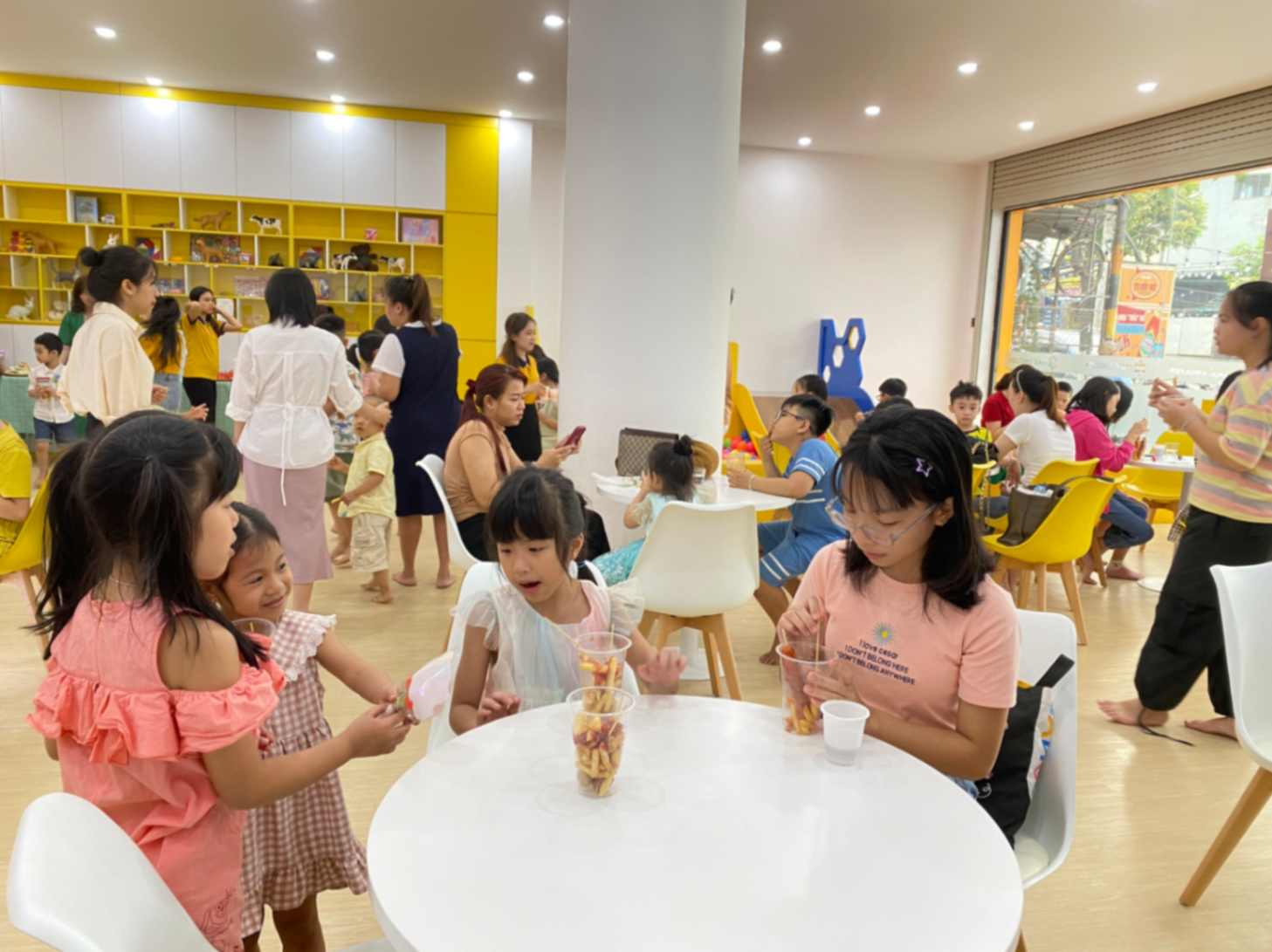 Tham gia trại hè giúp bé nâng cao khả năng giao tiếp bằng tiếng Anh